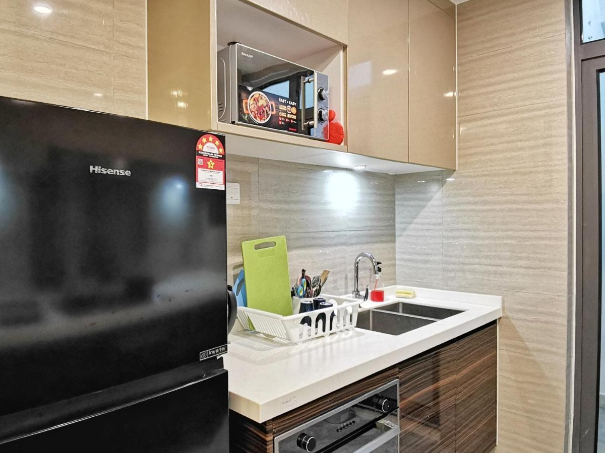 Yussy 2 Bedrooms Condo At R&F Princess Cove 조호르 바루 외부 사진